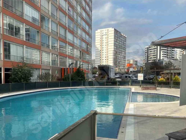 GÖLDE LUXE'DE 2.5+1 SATILIK DAIRE (136M², HAVUZLU, GÜVENLIKLI)