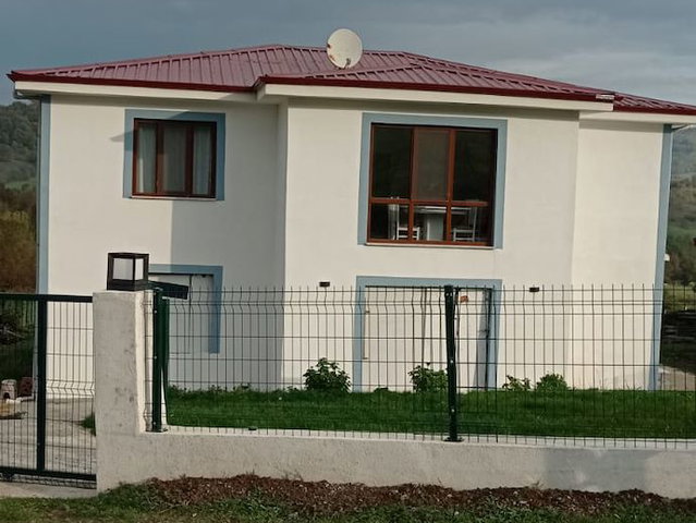 2 KAT MÜLKİYETLİ DAİRE |2.074 M² ARSA | %40 İMARLI | İSKANLI