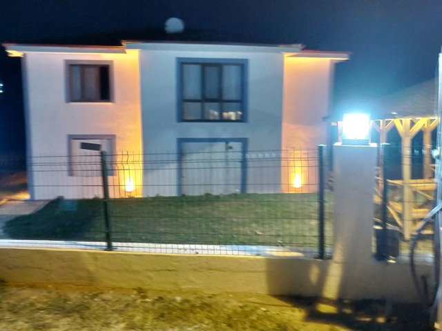 2 KAT MÜLKİYETLİ DAİRE |2.074 M² ARSA | %40 İMARLI | İSKANLI