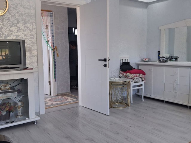 2 KAT MÜLKİYETLİ DAİRE |2.074 M² ARSA | %40 İMARLI | İSKANLI
