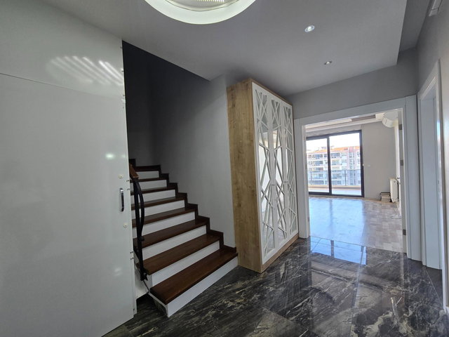 EDREMİT KADIKÖY'DE  3+1 ,AYRI MUTFAK, 3 BANYO WC, BOŞ DUBLEKS KİRALIK DAİRE