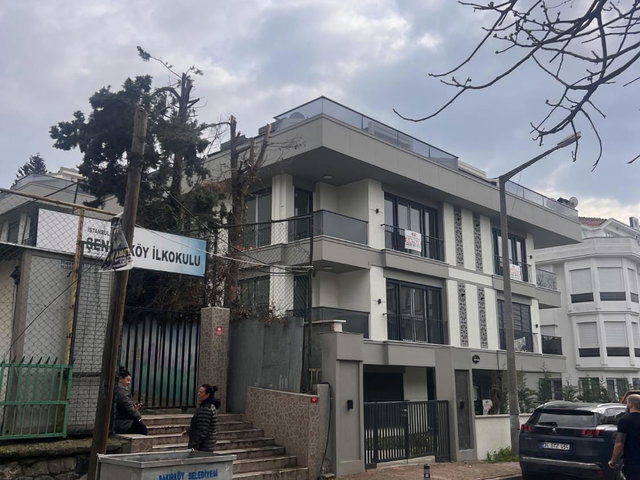 FLORYA ŞENLİKKÖYDE ORMANA DENİZE YAKIN SATILIK 3+1 DAİRE
