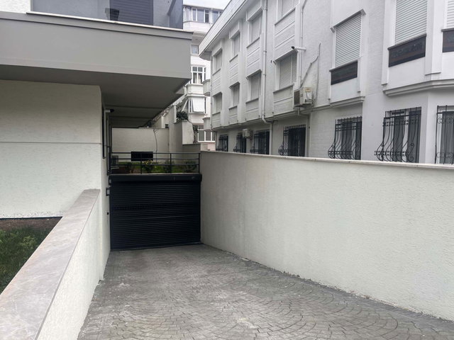 FLORYA ŞENLİKKÖYDE ORMANA DENİZE YAKIN SATILIK 3+1 DAİRE