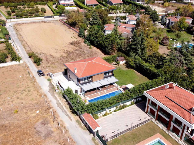 REMAX OLUŞUM'DAN SİLİVRİ KAVAKLI'DA SATILIK MÜSTAKİL VİLLA