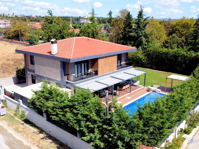 REMAX OLUŞUM'DAN SİLİVRİ KAVAKLI'DA SATILIK MÜSTAKİL VİLLA