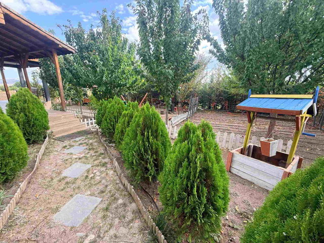 KAHRAMANKAZAN'DA FULL EŞYALI 7/24 GÜVENLİKLİ SİTEDE EV & BAHÇE