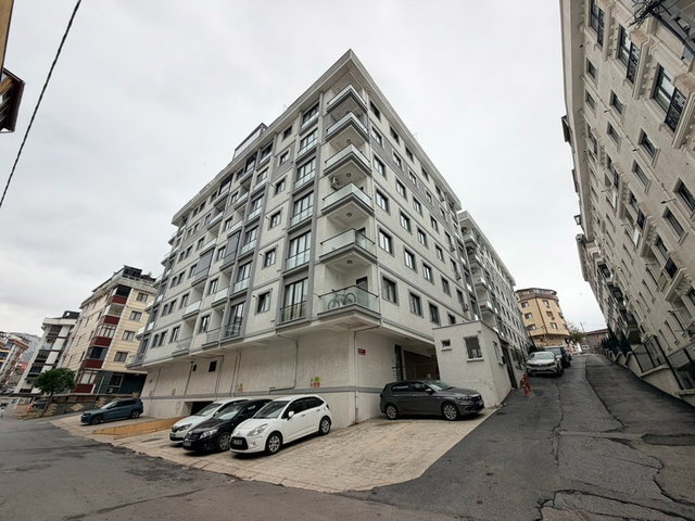MALTEPE GİRNE ÖYKÜ EVLERİNDE FIRSAT 2+1 | NET 83 M2 | OTOPARKLI