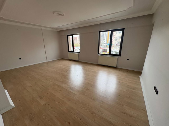REMAX İLKE'DEN ŞEHRİN EN GÜZEL BÖLGESİ'NDE 3+1 KİRALIK DAİRE