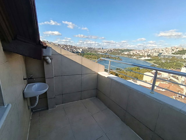 HALIÇ’E NAZIR TERASLI, FERAH VE PRESTIJLI 3+1 SATILIK DAİRE