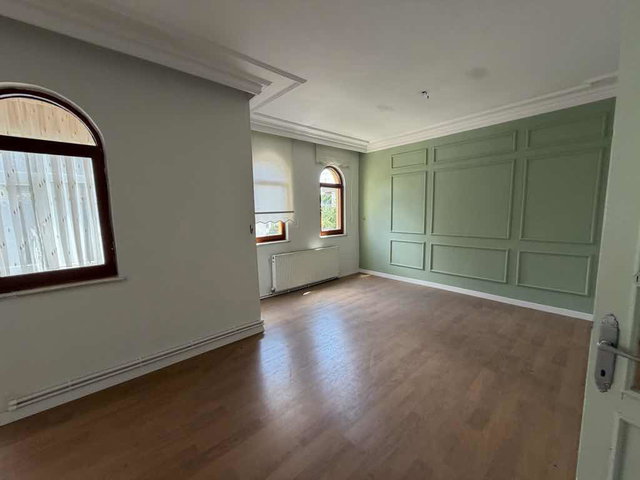 REMAX AY SERDİVAN KEMALPAŞA'DA MANZARALI MÜSTAKİL EV