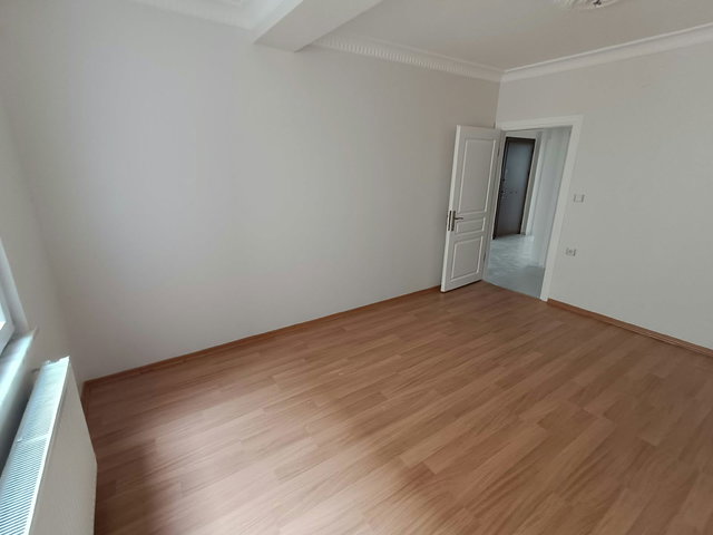 ESENYURT SAADETDERE MAH.'NDE KİRALIK GENİŞ 2+1 DAİRE
