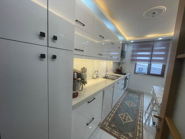 YENİ BİNADA AÇIK KAPALI OTOPARKLI HER KATTA TEK DAİRE 3+1
