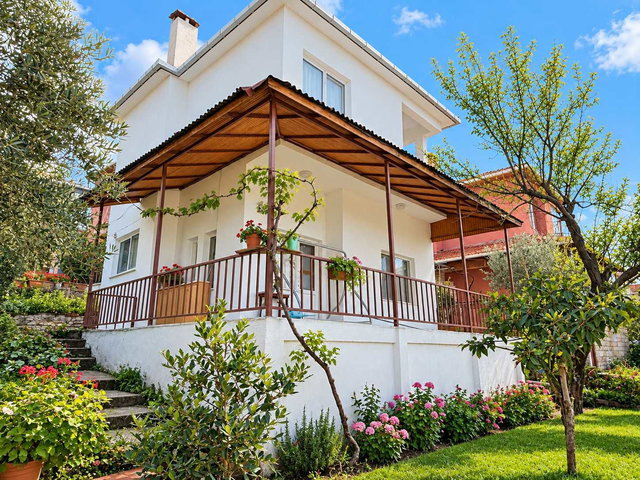 BABAKALE ÇAĞKENT SİTESİNDE DENİZE 200 MT 2+1 TRİPLEX VİLLA