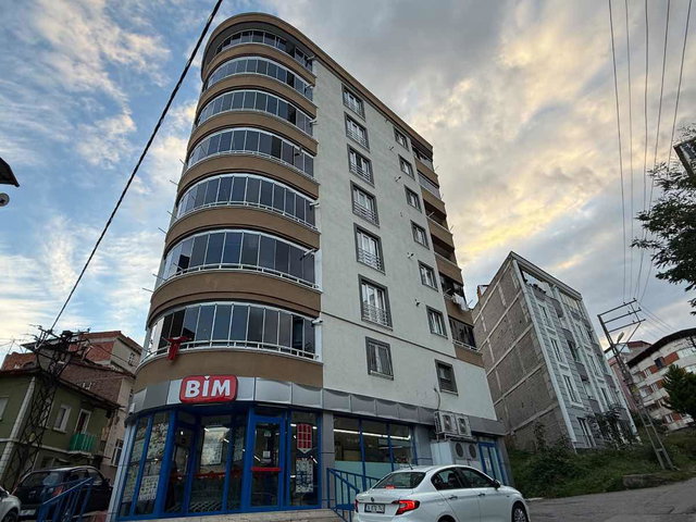 ŞEHİR MERKEZİNDE FULL DENİZ MANZARALI SIFIR AYARINDA 3+1 KİRALIK DAİRE