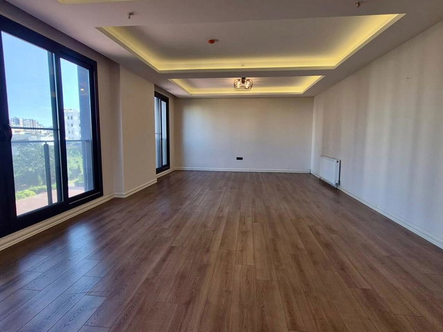 REMAX RİNA'DAN 50.YIL MAH. İLKEM SKY LİFE'DE 4+1
