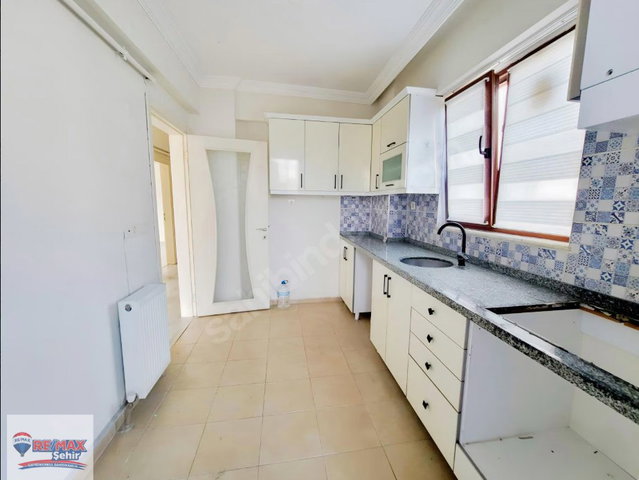 REMAX`TAN İSMET PAŞA MAH.KİRALIK ARAKAT DAİRE