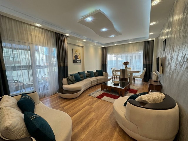 BAYRAKLI YAMANLAR ZERRİN HANIM SİTESİ'NDE SATILIK 3+1 HAVUZ MANZARALI