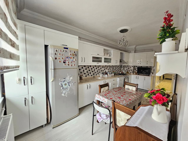 REMAX İLKE'DEN YILDIZKENT'TE 3+1 FULL YAPILI SATILIK DAİRE