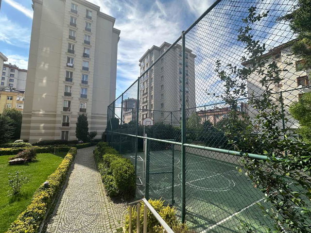 ŞERİFALİ PALMİYE SİTESİ ÖZEL DEKORASYONLU ÇİFT OTOPARKLI 3+1