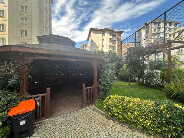 ŞERİFALİ PALMİYE SİTESİ ÖZEL DEKORASYONLU ÇİFT OTOPARKLI 3+1