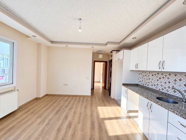 REMAX RİNA'DAN DUMLUPINAR MAH.DE SAHİLE YÜRÜME MESAFESİNDE 1+1