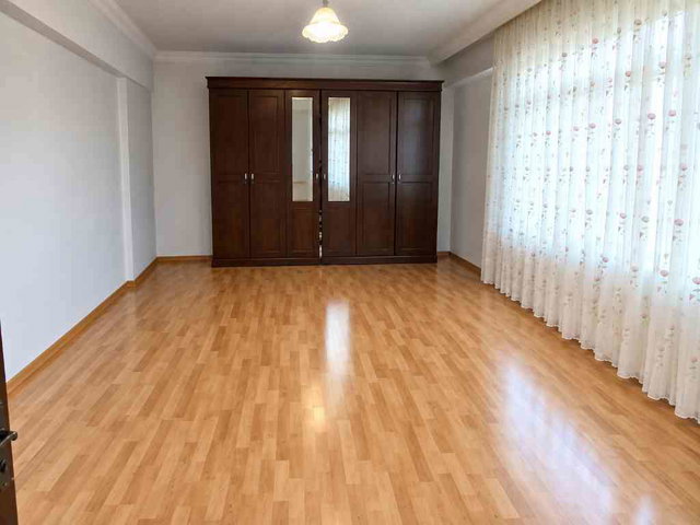 SAMSUN ÇARŞAMBA’DA 280 M² BRÜT | 6+1 | EŞYALI | KİRACILI | 3. KAT DAİRE