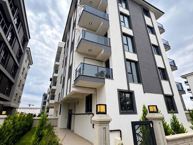 REMAX MODEL DEN KARAHASANLI DA FULL EŞYALI 2+1 LÜX KIRALIK DAIRE