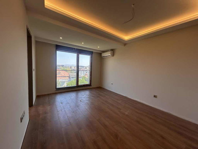 CENGELKOY'DE KAPANMAZ BOĞAZ MANZARALI 215M2 NET MUHTEŞEM DUBLEKS