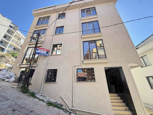 REMAX PRO METE YAVUZDAN 2CADDE ARASINDA 
SIFIR YENİ BİNADA SATILIK 2+1