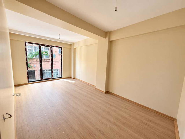 REMAX PRO METE YAVUZDAN 2CADDE ARASINDA 
SIFIR YENİ BİNADA SATILIK 2+1