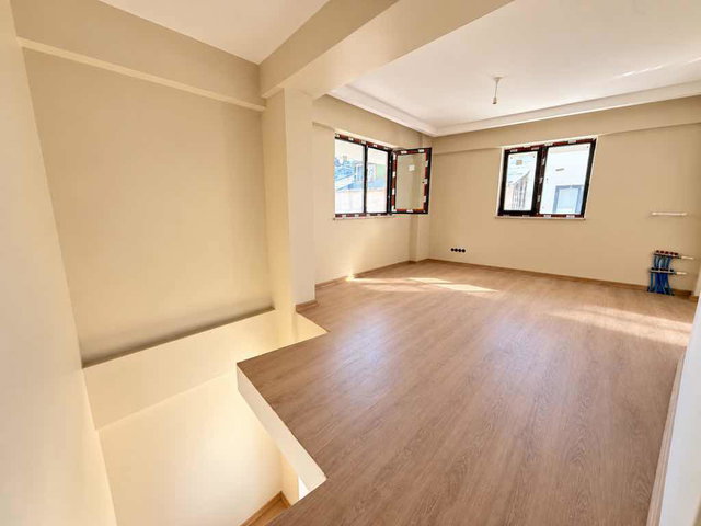 REMAX PRO METE YAVUZDAN 2CADDE ARASINDA
SIFIR YENİ BİNADA 2+2 TERS DUBLEKS SATILIK