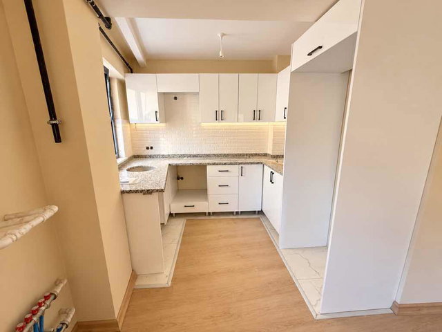 REMAX PRO METE YAVUZDAN 2CADDE ARASINDA
SIFIR YENİ BİNADA 2+2 TERS DUBLEKS SATILIK