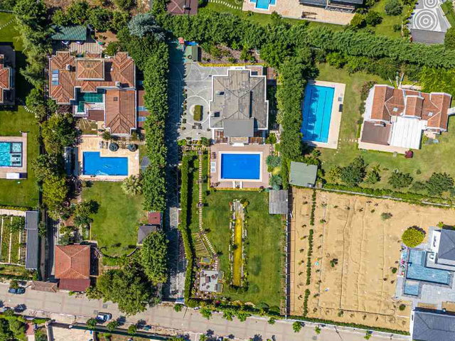 REMAX'DAN TEPEKENT'DE 2.500 M2 ARSADA 5+2 SATILIK YAPILI VİLLA