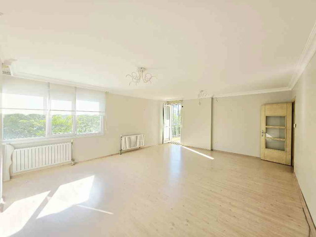 VALIDESUYU KONUTLARINDA HARIKA BUYUK 165 M2 KIRALIK 3+1 DAIRE