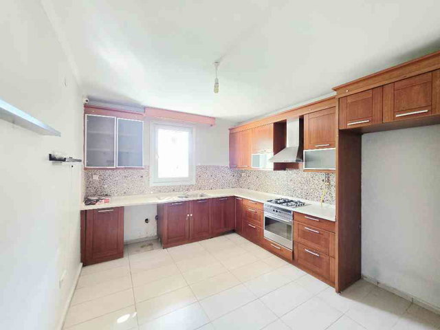 VALIDESUYU KONUTLARINDA HARIKA BUYUK 165 M2 KIRALIK 3+1 DAIRE