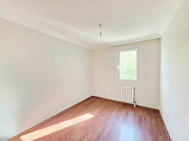 VALIDESUYU KONUTLARINDA HARIKA BUYUK 165 M2 KIRALIK 3+1 DAIRE