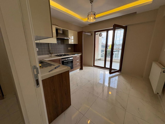 RE/MAX MAVİ'DEN YAZLIK MH KİRALIK 3+1 150M2 CADDE ÜSTÜ DAİRE