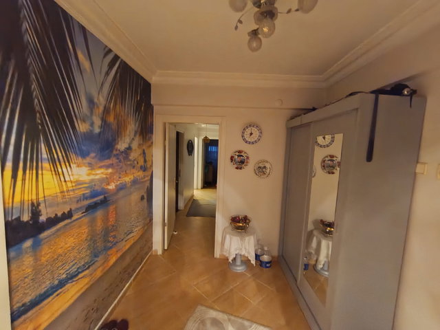 İZMİT MERKEZE YAKIN ÜNİVERSİTE YOLU KANARYA APT. 135 M² KÖŞE 3+1 DAIRE