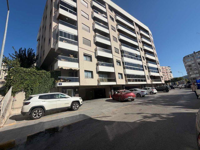 GÜZELYALI’DA YEŞİL ALANA BAKAN, ÖNÜ AÇIK, GENİŞ 3+1 DAİRE