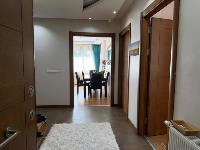 GÜZELYALI’DA YEŞİL ALANA BAKAN, ÖNÜ AÇIK, GENİŞ 3+1 DAİRE