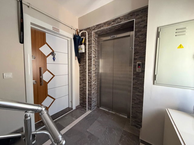 RE/MAX YAZ'DAN OKULLAR BÖLGESINDE GENİŞ 3+1 SATILIK DAİRE