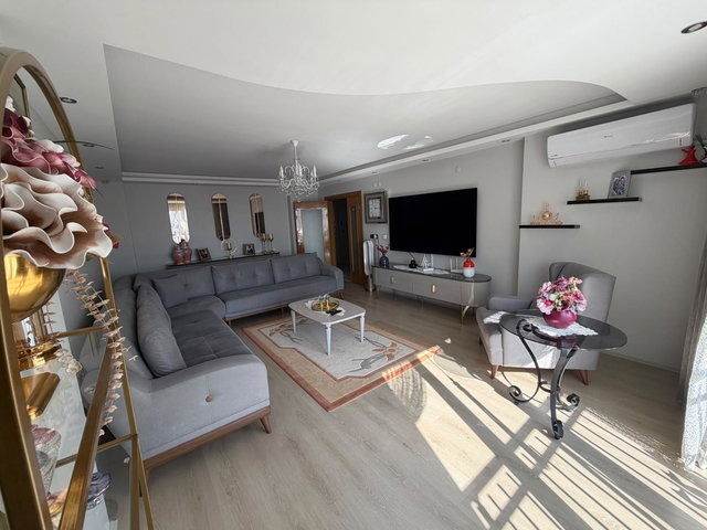 RE/MAX YAZ'DAN OKULLAR BÖLGESINDE GENİŞ 3+1 SATILIK DAİRE