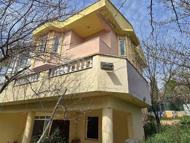 GÜZELCE'DE MORAL VİLLA SİTESİNDE 5+2 393M2 SATILIK VİLLA