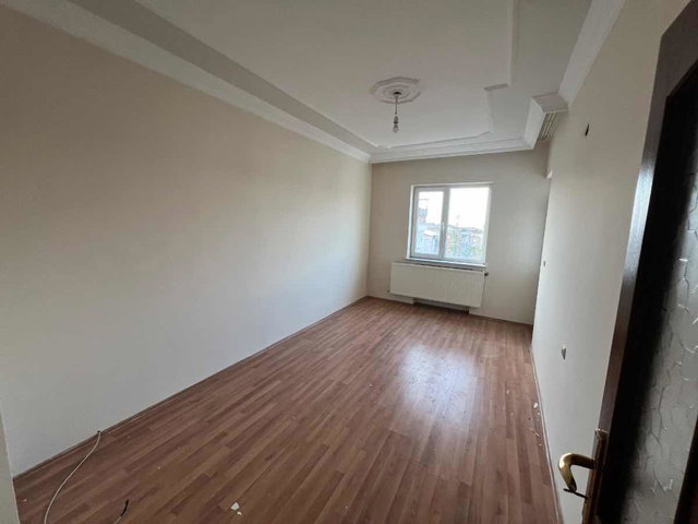 BAŞHARIK MAHALLESİNDE RE/MAX GÜNEŞ'TEN 3+1 SİTE İÇİ DAİRE