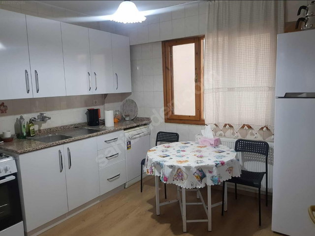 BORNOVA ERGENE’DE GÜNEY-BATI CEPHELİ, EŞYALI 1+1 KİRALIK DAİRE (BOŞ & HEMEN TESLİM)