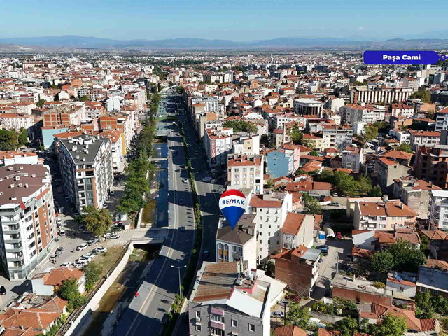 REMAX MİD HACI İSMAİL MH SATILIK AYRI GİRİŞLİ ÜST ALANI TAPUYA DAHİL 3+1 DAİRE