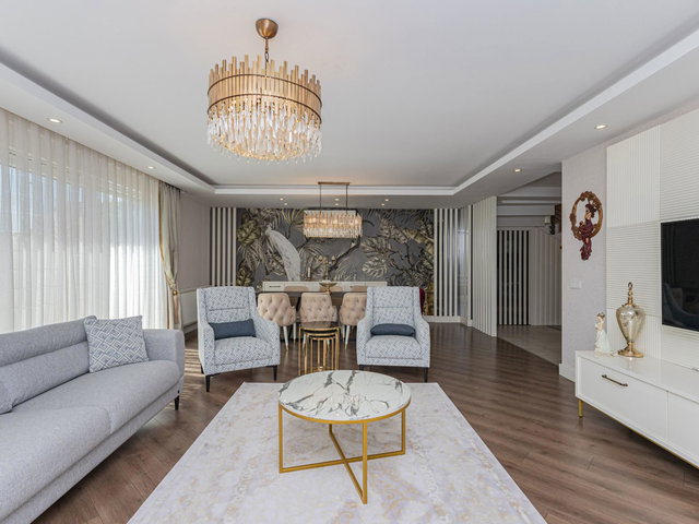 DÖŞEMALTI'NDA FULL EŞYALI KİRALIK 4+1 SİTE İÇİ MÜSTAKİL VİLLA