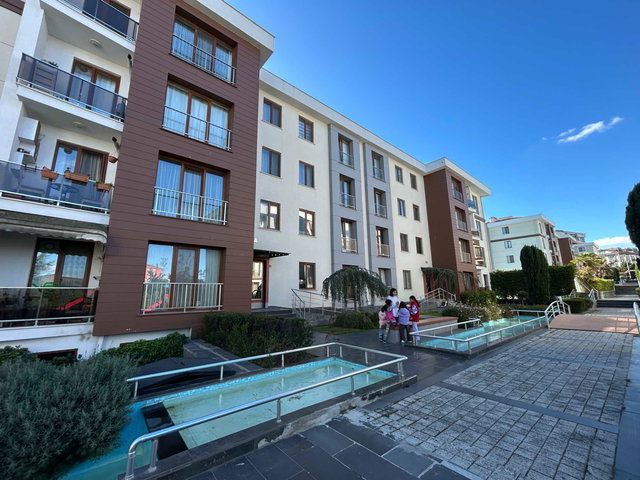 BÜYÜKÇEKMECE EKİNOBADA LÜKS SİTE İÇERİSİNDE SATILIK 2+1 DAİRE!