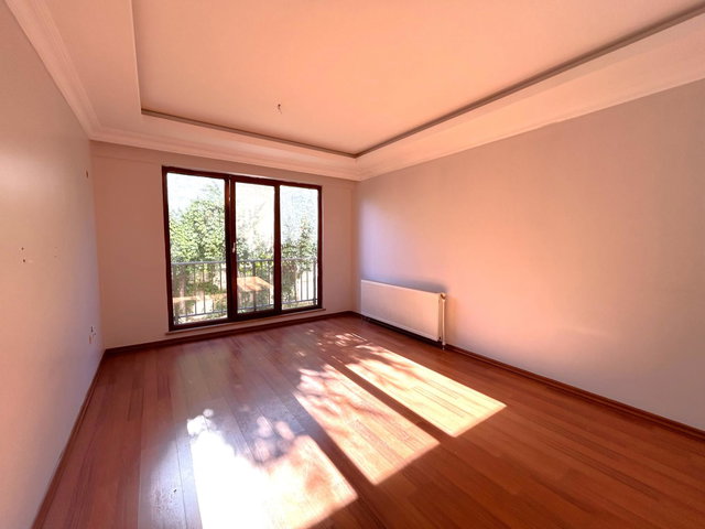 BÜYÜKÇEKMECE EKİNOBADA LÜKS SİTE İÇERİSİNDE SATILIK 2+1 DAİRE!