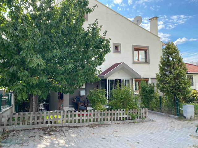 PARK CADDESI BAŞKENT PARK VILLALARI TAM MÜSTAKIL MASRAFSIZ 7/24 GÜVENLIKLI SITE IÇERISINDE